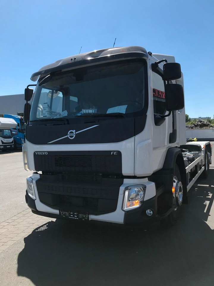 Volvo FE 320 6x2 - Camion ampliroll: photos 4 Volvo FE 320 6x2 - Camion ampliroll: photos 4