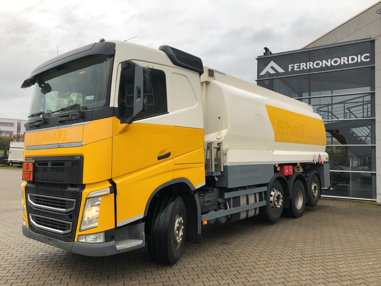Volvo FH420 Tridem*ADR*3 Kammern 26700LT*ROHR*Sening - Camion citerne: photos 3 Volvo FH420 Tridem*ADR*3 Kammern 26700LT*ROHR*Sening - Camion citerne: photos 3