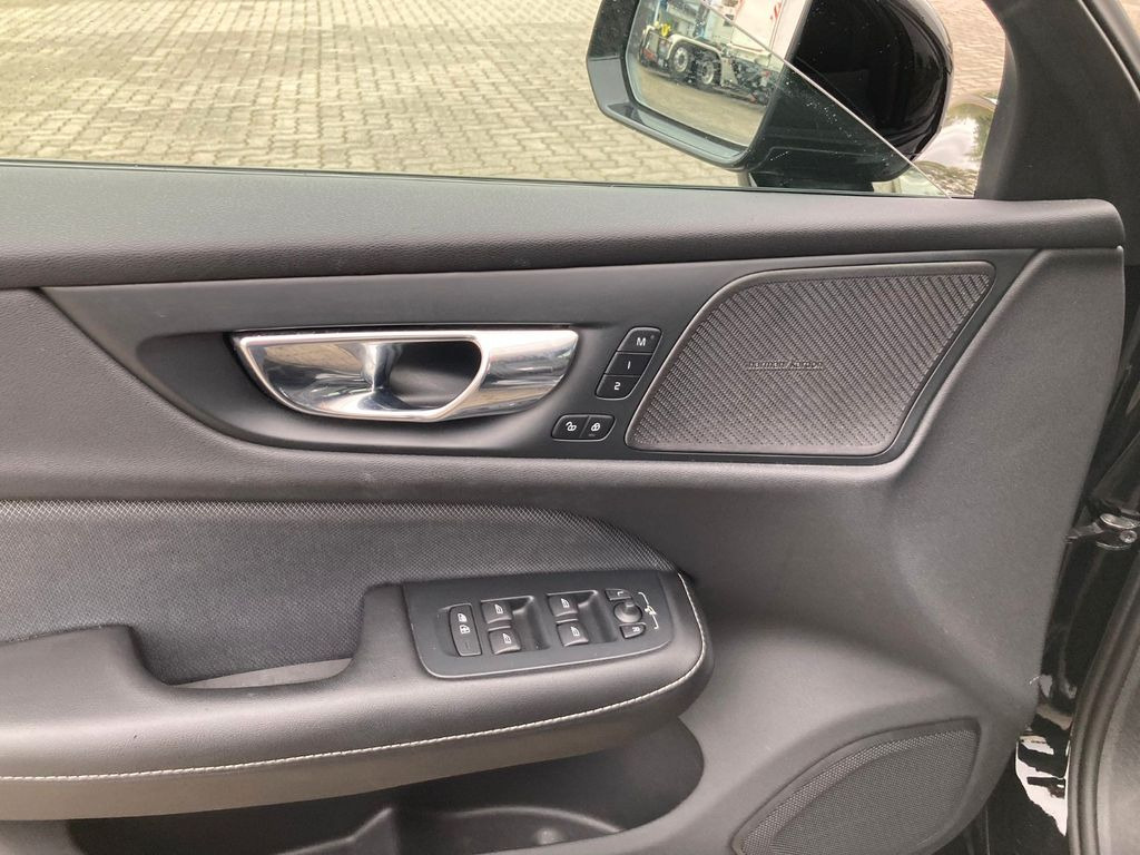 Volvo S60 T5 Lim. R-Design Volvo S60 T5 Lim. R-Design - Berline: photos 5 Volvo S60 T5 Lim. R-Design Volvo S60 T5 Lim. R-Design - Berline: photos 5