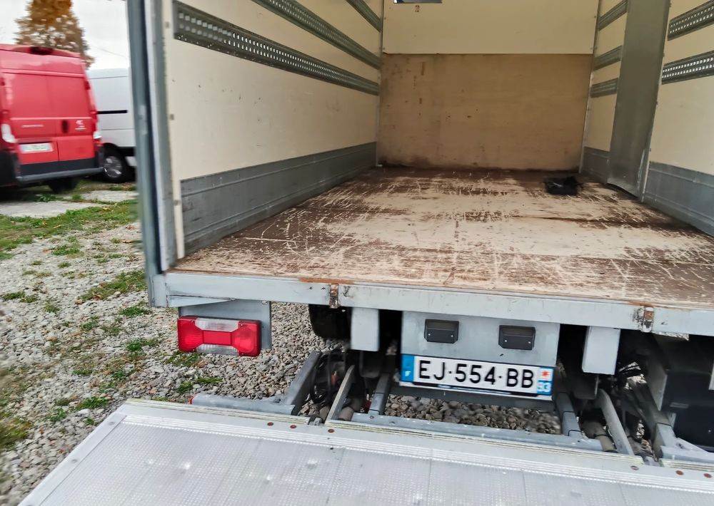 Camion fourgon Iveco Daily 70C18: photos 11 Camion fourgon Iveco Daily 70C18: photos 11