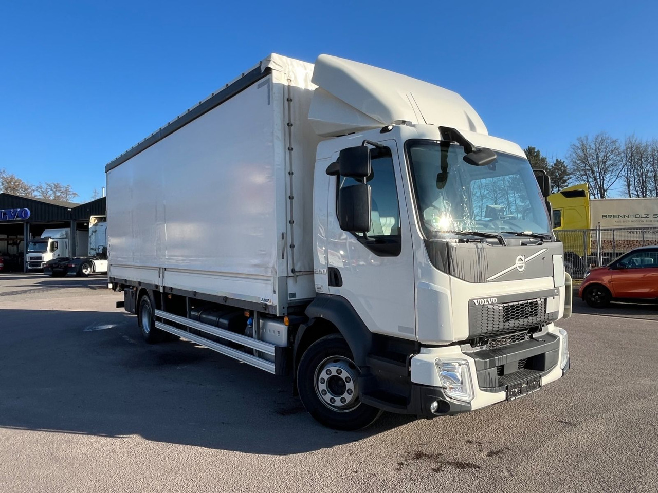 Volvo FL 8.16 Schiebeplane - Miete mögl. - Camion à rideaux coulissants: photos 3 Volvo FL 8.16 Schiebeplane - Miete mögl. - Camion à rideaux coulissants: photos 3