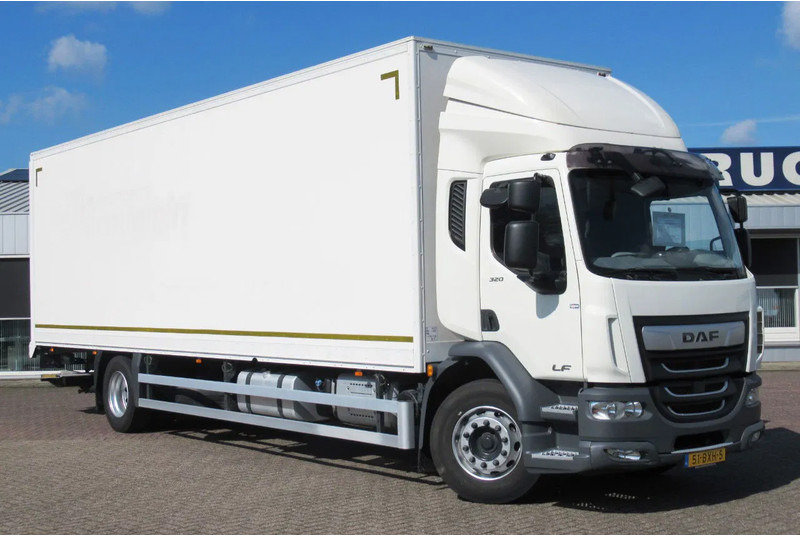 DAF LF 55 320 Euro 6 - Camion fourgon: photos 2 DAF LF 55 320 Euro 6 - Camion fourgon: photos 2