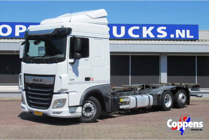 DAF XF 450 FAR BDF Systeem - Camion porte-conteneur/ Caisse mobile: photos 1 DAF XF 450 FAR BDF Systeem - Camion porte-conteneur/ Caisse mobile: photos 1