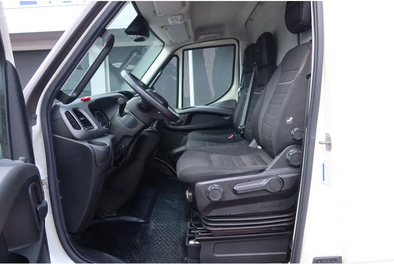 Iveco 70-C 18 Automaat L3H3 C RIJBEWIJS - Fourgon utilitaire: photos 5 Iveco 70-C 18 Automaat L3H3 C RIJBEWIJS - Fourgon utilitaire: photos 5