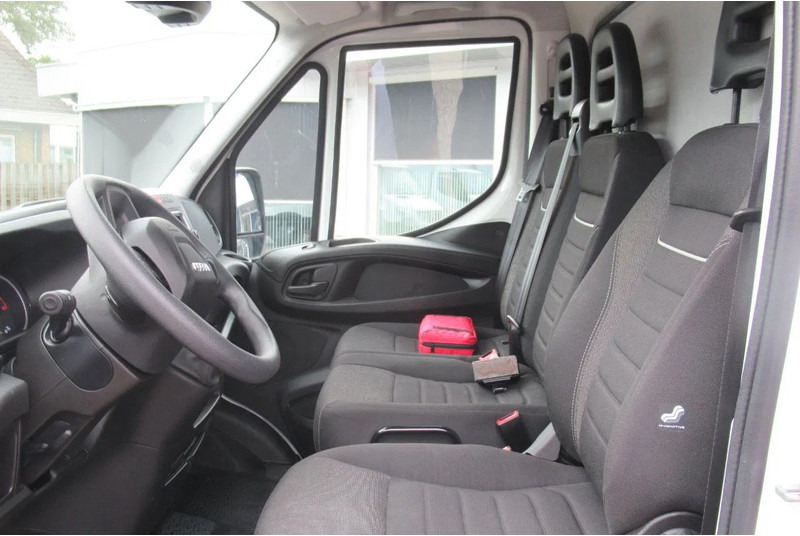 Iveco Daily 35C16 Bak + klep - Fourgon grand volume: photos 5 Iveco Daily 35C16 Bak + klep - Fourgon grand volume: photos 5