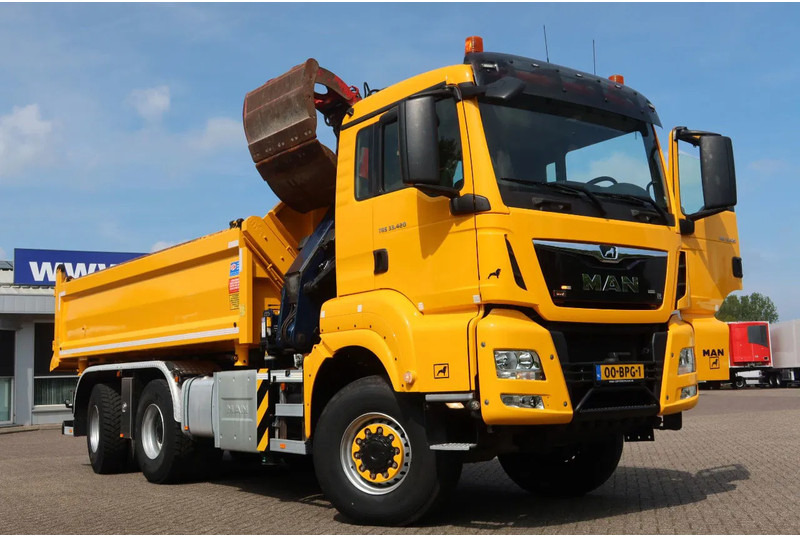 MAN TGS 33.420 2 Zijdige kipper + kraan 6x6 Stuur as - Camion grue: photos 2 MAN TGS 33.420 2 Zijdige kipper + kraan 6x6 Stuur as - Camion grue: photos 2