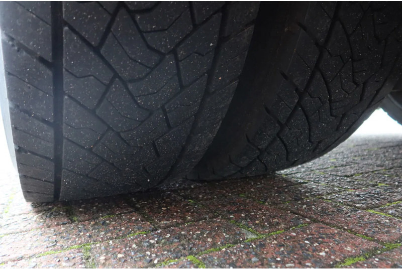 Camion fourgon Mercedes-Benz Actros 1840 L Bakwagen + Bar klep 2000 KG + Geïsoleerde bak: photos 10