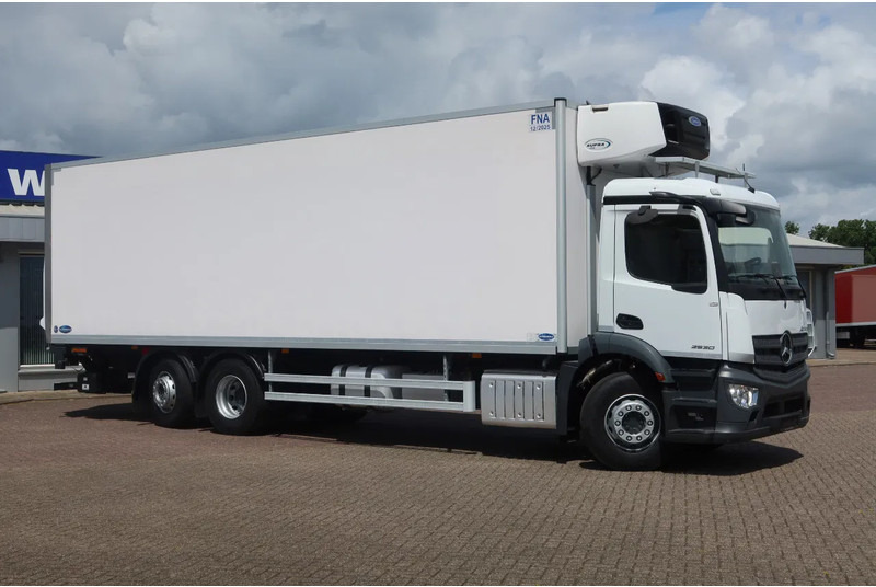 Mercedes-Benz Actros 2530 L Koel/Vries + Laadklep DHollandia 2500kg 5 STUK IN VOORRAAD! - Camion frigorifique: photos 2 Mercedes-Benz Actros 2530 L Koel/Vries + Laadklep DHollandia 2500kg 5 STUK IN VOORRAAD! - Camion frigorifique: photos 2
