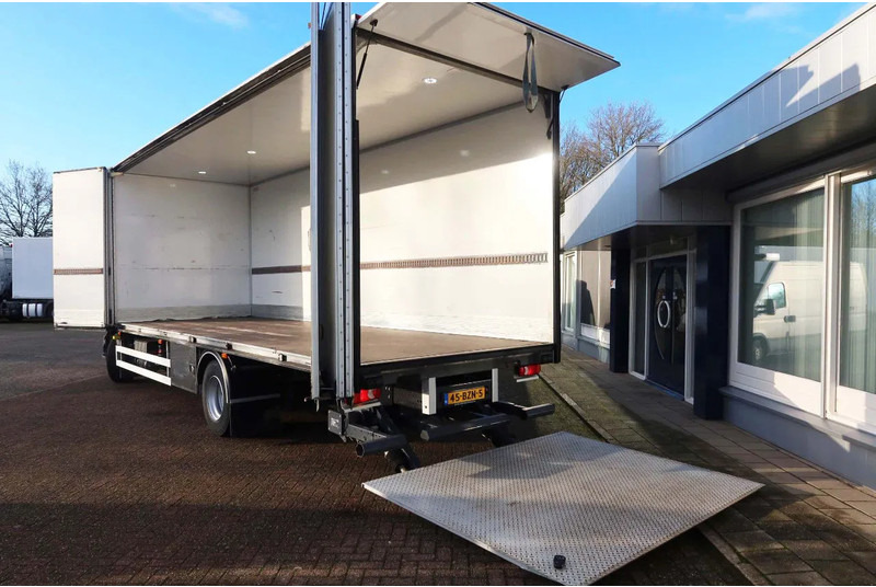 Renault D250 Bakwagen + Laadklep Deuren - Camion fourgon: photos 4 Renault D250 Bakwagen + Laadklep Deuren - Camion fourgon: photos 4