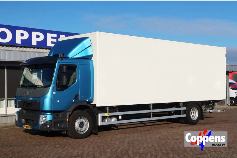 Volvo FE 250 Bakwagen + Dhollandia klep 2500 KG. 49.000 KM!! - Camion fourgon: photos 1 Volvo FE 250 Bakwagen + Dhollandia klep 2500 KG. 49.000 KM!! - Camion fourgon: photos 1
