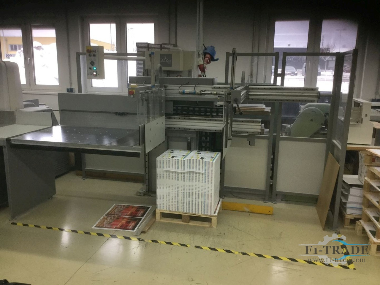 Polar TR 1ER 110-4 - Machine d'impression: photos 3 Polar TR 1ER 110-4 - Machine d'impression: photos 3