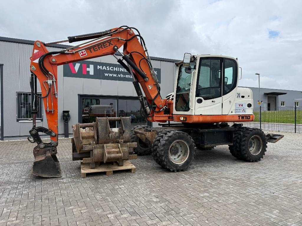 Terex TW 110  - Pelle sur pneus: photos 1 Terex TW 110  - Pelle sur pneus: photos 1