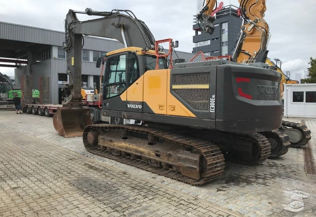 Volvo EC 300 E  - Pelle sur chenille: photos 2 Volvo EC 300 E  - Pelle sur chenille: photos 2