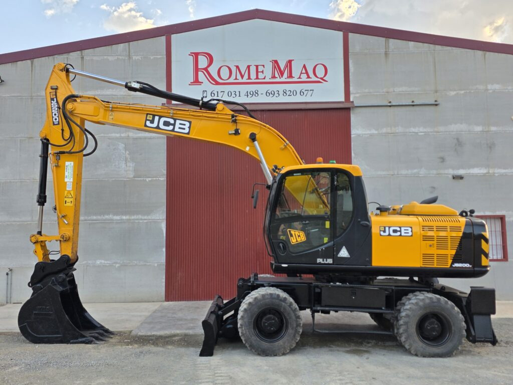 JCB JS200WT4 - Pelle sur pneus: photos 1 JCB JS200WT4 - Pelle sur pneus: photos 1