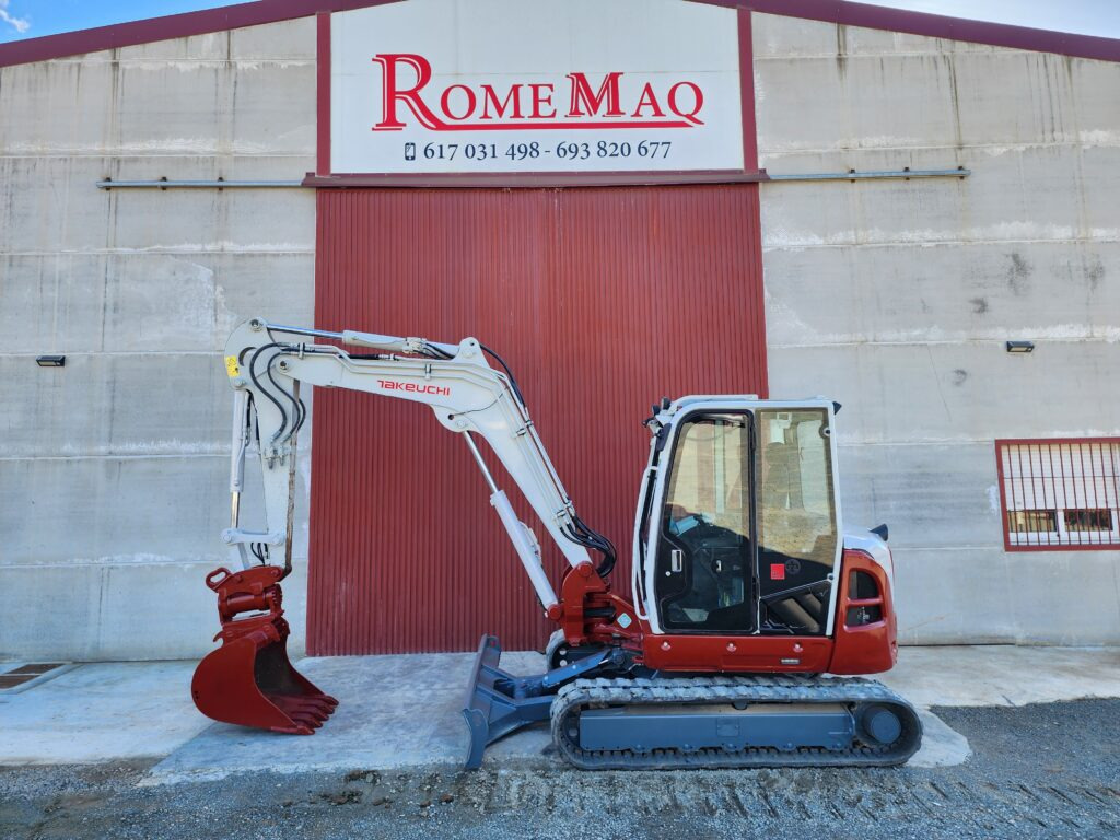 TAKEUCHI TB370 - Mini pelle: photos 1 TAKEUCHI TB370 - Mini pelle: photos 1