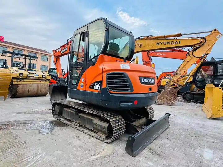6t Small Excavator,Mini Excavating Machine Korea Doosan Used Excavators Doosan Dx60 For Sale In Shanghai - Pelle sur chenille: photos 5 6t Small Excavator,Mini Excavating Machine Korea Doosan Used Excavators Doosan Dx60 For Sale In Shanghai - Pelle sur chenille: photos 5