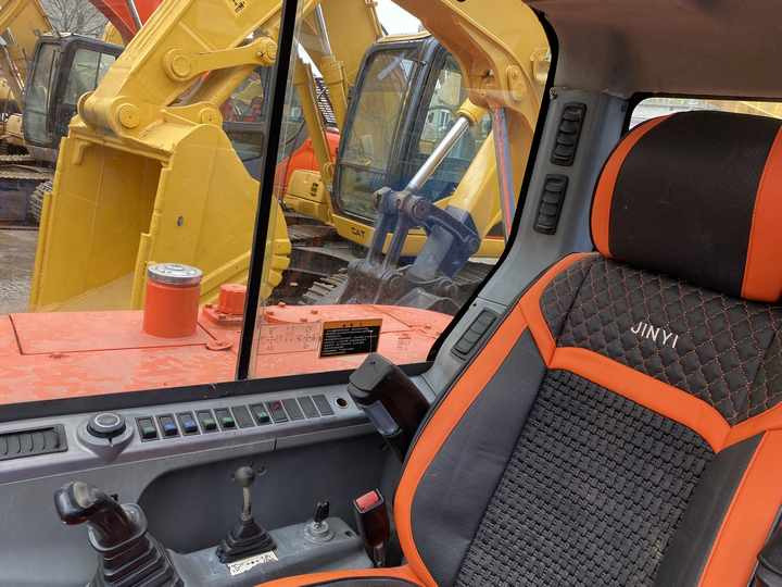 Awesome Performance Korea Imported Small Scale Used Doosan Dx60 Excavator in Shanghai - Pelle sur chenille: photos 4 Awesome Performance Korea Imported Small Scale Used Doosan Dx60 Excavator in Shanghai - Pelle sur chenille: photos 4