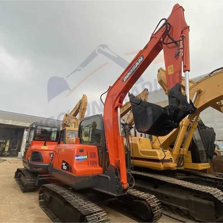Awesome Performance good price Korea Imported Small Scale Used Doosan Dx60 Excavator - Pelle sur chenille: photos 1 Awesome Performance good price Korea Imported Small Scale Used Doosan Dx60 Excavator - Pelle sur chenille: photos 1