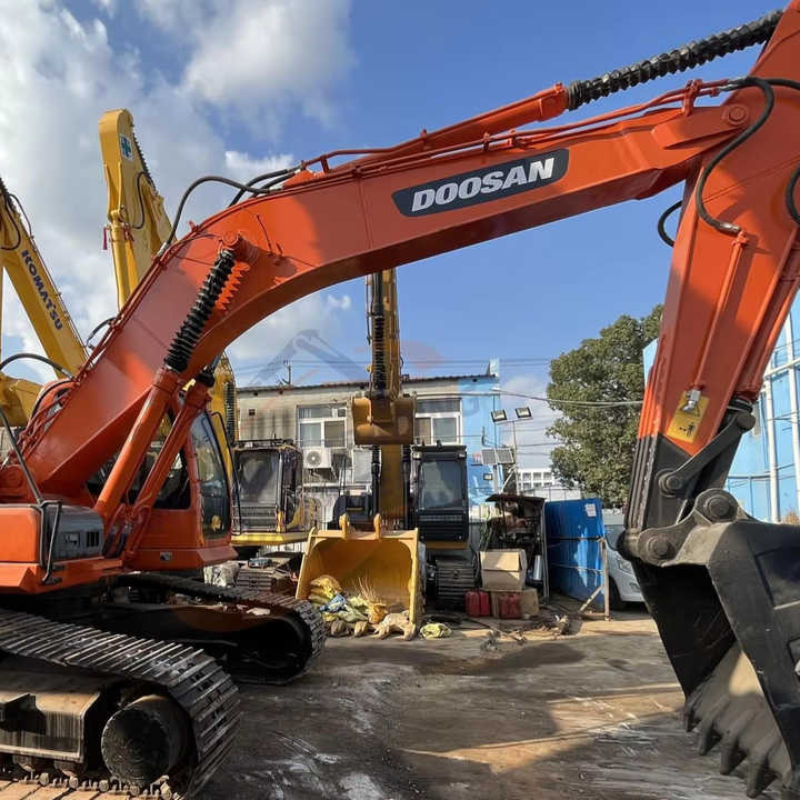 Best Selling DOOSAN excavator machine construction used machinery equipment dx225 DX60 DX70 DH60 DH220 used excavators in stock - Pelle: photos 1 Best Selling DOOSAN excavator machine construction used machinery equipment dx225 DX60 DX70 DH60 DH220 used excavators in stock - Pelle: photos 1