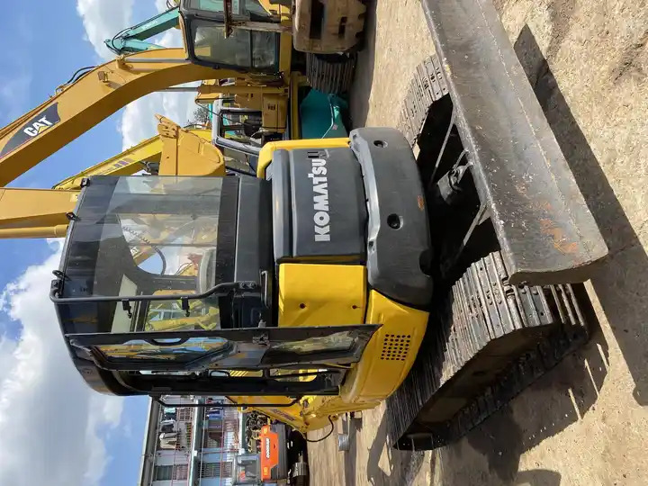 Best-selling Japan Original Second Hand Earth-moving Machinery Cheap Mini Used Komatsu Pc55mr Excavator in Shanghai - Pelle sur chenille: photos 5 Best-selling Japan Original Second Hand Earth-moving Machinery Cheap Mini Used Komatsu Pc55mr Excavator in Shanghai - Pelle sur chenille: photos 5