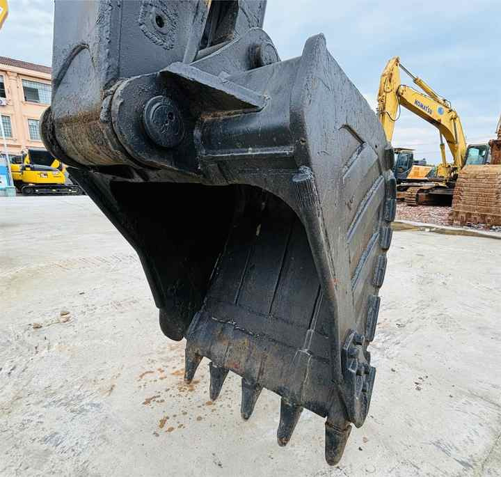 Caterpillar/cat Medium Used Excavator 20t Cat 320b,320c,320d Excavating Equipment With 0.8,1.0,1.2 Cbm Bucket Size In Shanghai - Pelle sur chenille: photos 4 Caterpillar/cat Medium Used Excavator 20t Cat 320b,320c,320d Excavating Equipment With 0.8,1.0,1.2 Cbm Bucket Size In Shanghai - Pelle sur chenille: photos 4