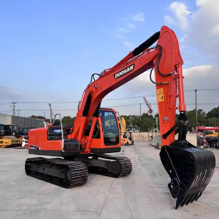 High Quality Doosan Dx300LC Dx140LC Dx60-9c Dx60 Dx225 LC Excavator Dx225 Dx300 Doosan Excavator in Stock for Sale - Pelle sur chenille: photos 2 High Quality Doosan Dx300LC Dx140LC Dx60-9c Dx60 Dx225 LC Excavator Dx225 Dx300 Doosan Excavator in Stock for Sale - Pelle sur chenille: photos 2