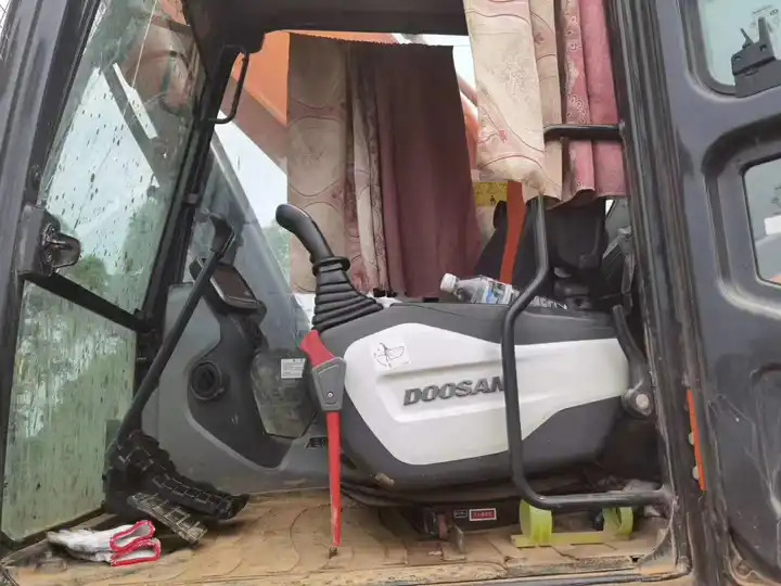 High Quality Second Hand Doosan Dx420 Excavator,Efficient,Energy-saving,And Suitable For Crushing Used Hand Excavators - Pelle sur chenille: photos 4 High Quality Second Hand Doosan Dx420 Excavator,Efficient,Energy-saving,And Suitable For Crushing Used Hand Excavators - Pelle sur chenille: photos 4