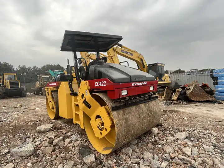 High Quality Used Industrial Compactor Machine Dynapac Cc 422 Hydraulic Vibrating Road Roller For Sale With High Quality - Rouleau compresseur: photos 3 High Quality Used Industrial Compactor Machine Dynapac Cc 422 Hydraulic Vibrating Road Roller For Sale With High Quality - Rouleau compresseur: photos 3