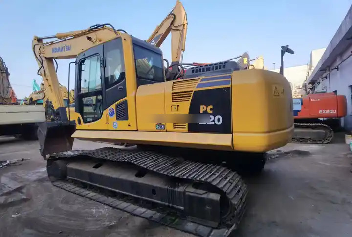High quality Japan original Used excavator Komatsu PC 200 Used Komatsu PC200 Excavator PC 220-8 220- 8 good condition on sale - Pelle sur chenille: photos 3 High quality Japan original Used excavator Komatsu PC 200 Used Komatsu PC200 Excavator PC 220-8 220- 8 good condition on sale - Pelle sur chenille: photos 3