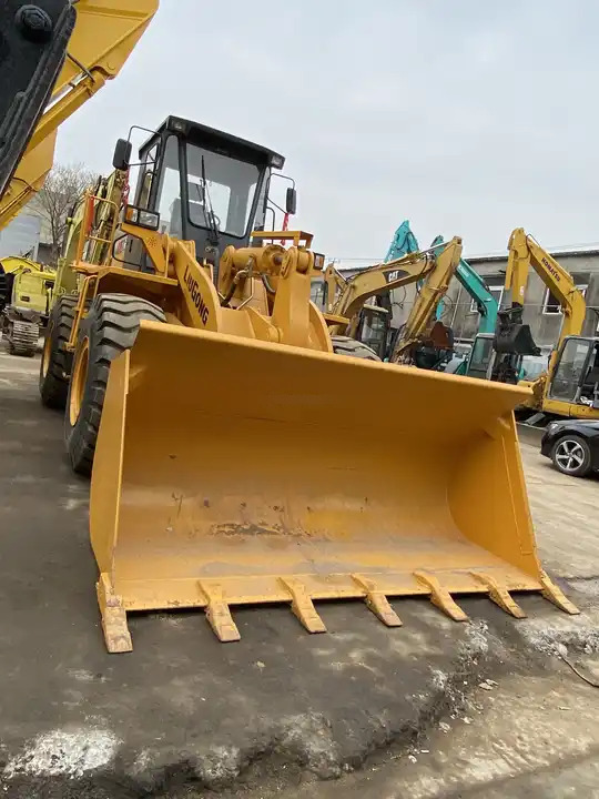 Second hand LiuGong wheel loader LG856 ,good condition chinese loader 856 wheel loader ,Liu gong Wheel Loader 856 Earth-moving - Chargeuse sur pneus: photos 4 Second hand LiuGong wheel loader LG856 ,good condition chinese loader 856 wheel loader ,Liu gong Wheel Loader 856 Earth-moving - Chargeuse sur pneus: photos 4