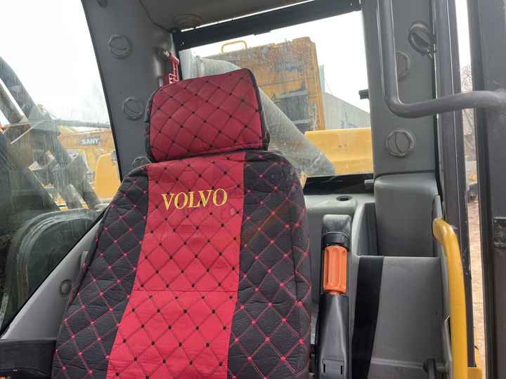 Used Volvo EC480 Excavator 48 Ton Original Heavy Duty Equipment Digger Secondhand Crawler Hydraulic Excavator Volvo EC480DL - Pelle sur chenille: photos 5 Used Volvo EC480 Excavator 48 Ton Original Heavy Duty Equipment Digger Secondhand Crawler Hydraulic Excavator Volvo EC480DL - Pelle sur chenille: photos 5