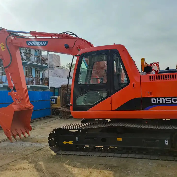 Well-maintained Cheap Price Korea Original Used Doosan Dh150,Dh150lc-7 Crawler Excavator in Shanghai - Pelle sur chenille: photos 1 Well-maintained Cheap Price Korea Original Used Doosan Dh150,Dh150lc-7 Crawler Excavator in Shanghai - Pelle sur chenille: photos 1