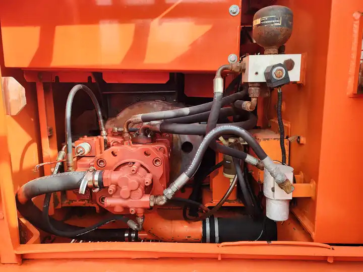 Well-maintained Cheap Price Korea Original Used Doosan Dh150,Dh150lc-7 Crawler Excavator in Shanghai - Pelle sur chenille: photos 3 Well-maintained Cheap Price Korea Original Used Doosan Dh150,Dh150lc-7 Crawler Excavator in Shanghai - Pelle sur chenille: photos 3