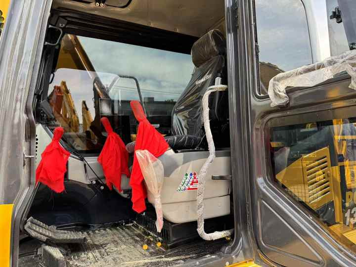 Nice porfmance Japanese Hot Selling Good Condition Used Excavator Komatsu PC130 Cheap Price PC210 PC220-8 pc120 pc130 - Pelle sur chenille: photos 4 Nice porfmance Japanese Hot Selling Good Condition Used Excavator Komatsu PC130 Cheap Price PC210 PC220-8 pc120 pc130 - Pelle sur chenille: photos 4