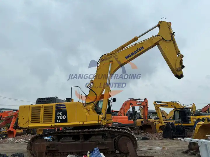 Second hand nice price good condition komatsu pc650 pc600 pc700 65 ton large excavator - Pelle: photos 4 Second hand nice price good condition komatsu pc650 pc600 pc700 65 ton large excavator - Pelle: photos 4