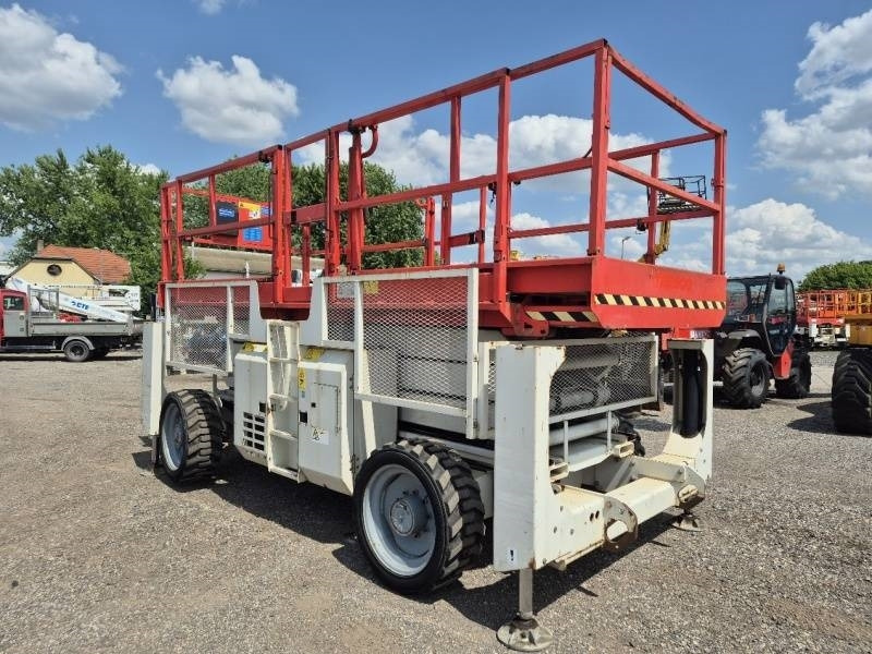 Genie GS3390 - 12,06 m - 4x4 - diesel - Nacelle ciseaux: photos 1 Genie GS3390 - 12,06 m - 4x4 - diesel - Nacelle ciseaux: photos 1