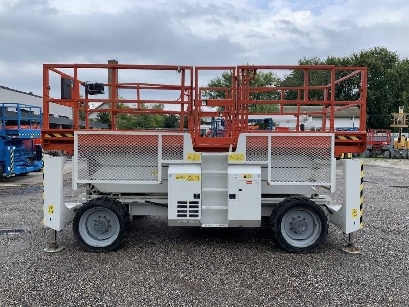 Genie GS3390 - 12,06 m - 4x4 - diesel - Nacelle ciseaux: photos 4 Genie GS3390 - 12,06 m - 4x4 - diesel - Nacelle ciseaux: photos 4