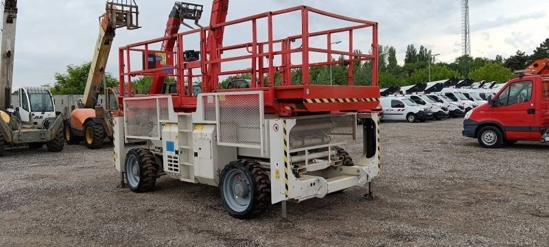 Genie GS3390 - 12,06 m - 4x4 - diesel - Nacelle ciseaux: photos 1 Genie GS3390 - 12,06 m - 4x4 - diesel - Nacelle ciseaux: photos 1