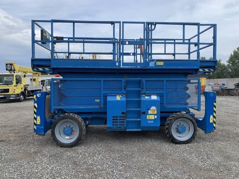 Genie GS5390 - 18m - 4x4 - Diesel - Nacelle ciseaux: photos 4 Genie GS5390 - 18m - 4x4 - Diesel - Nacelle ciseaux: photos 4