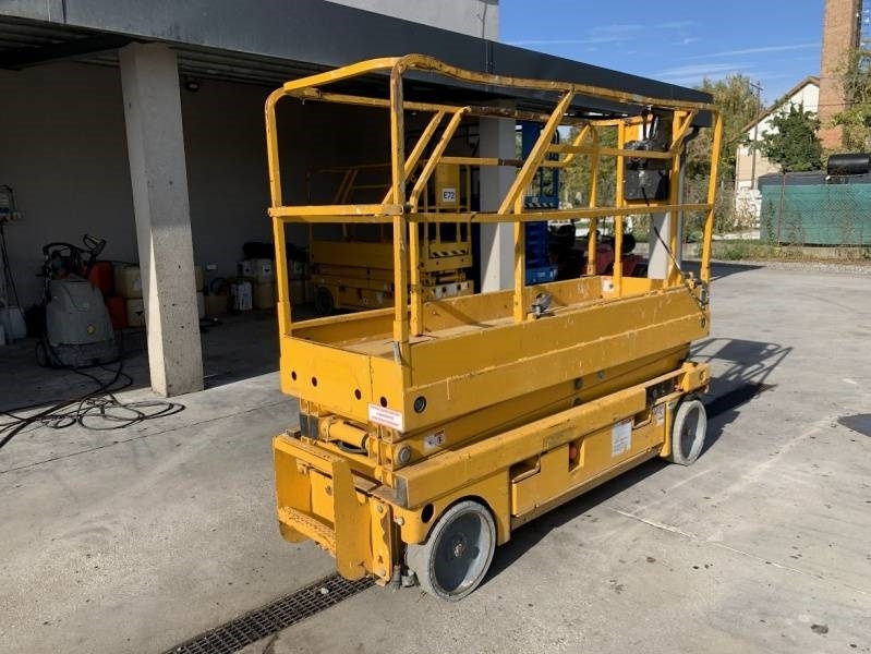 Haulotte Compact 8 - 8m, electric - Nacelle ciseaux: photos 2 Haulotte Compact 8 - 8m, electric - Nacelle ciseaux: photos 2