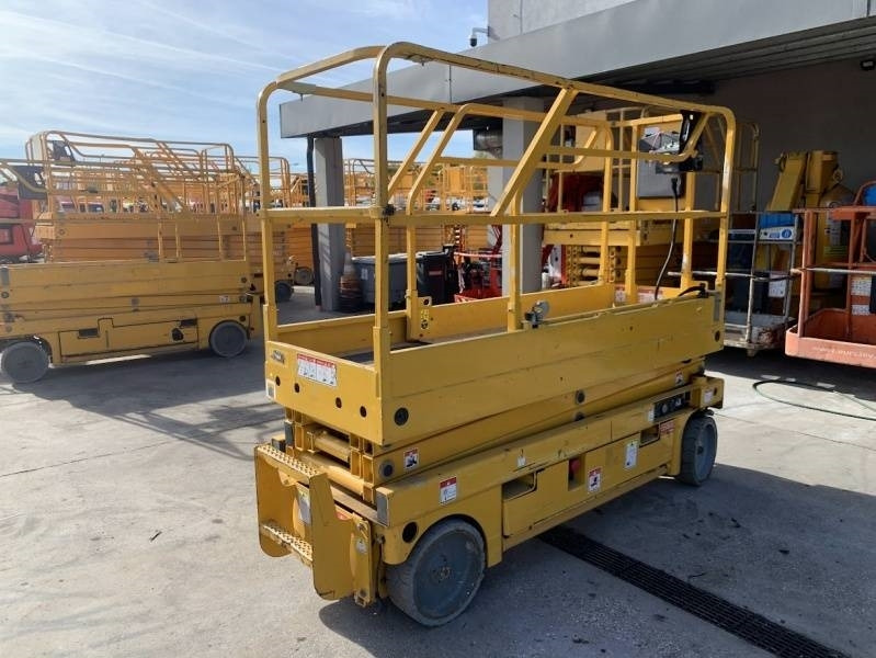 Haulotte Compact 8 - 8m, electric - Nacelle ciseaux: photos 2 Haulotte Compact 8 - 8m, electric - Nacelle ciseaux: photos 2