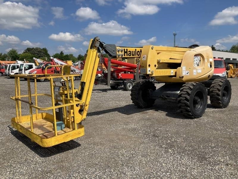 Haulotte HA16PX - 16m, 4x4x4, diesel - Nacelle articulée: photos 2 Haulotte HA16PX - 16m, 4x4x4, diesel - Nacelle articulée: photos 2