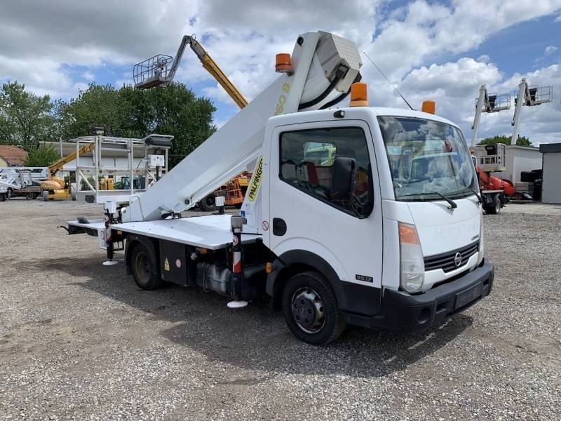 Nissan Cabstar Palfinger P260B - 25,6 m - 230 kg - Camion avec nacelle: photos 1 Nissan Cabstar Palfinger P260B - 25,6 m - 230 kg - Camion avec nacelle: photos 1