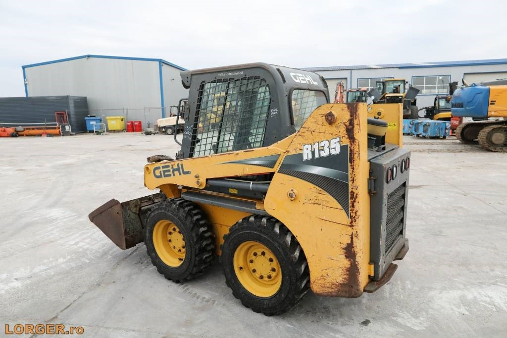 Gehl R 135 - Mini chargeuse: photos 2 Gehl R 135 - Mini chargeuse: photos 2