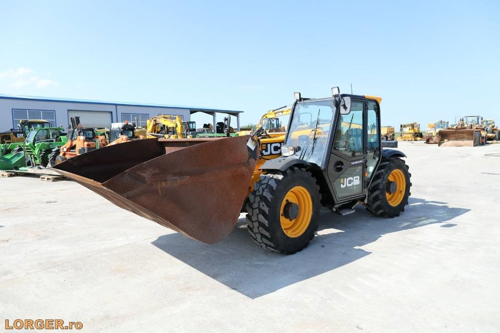 JCB 527-58 Agri - Chariot télescopique: photos 1 JCB 527-58 Agri - Chariot télescopique: photos 1