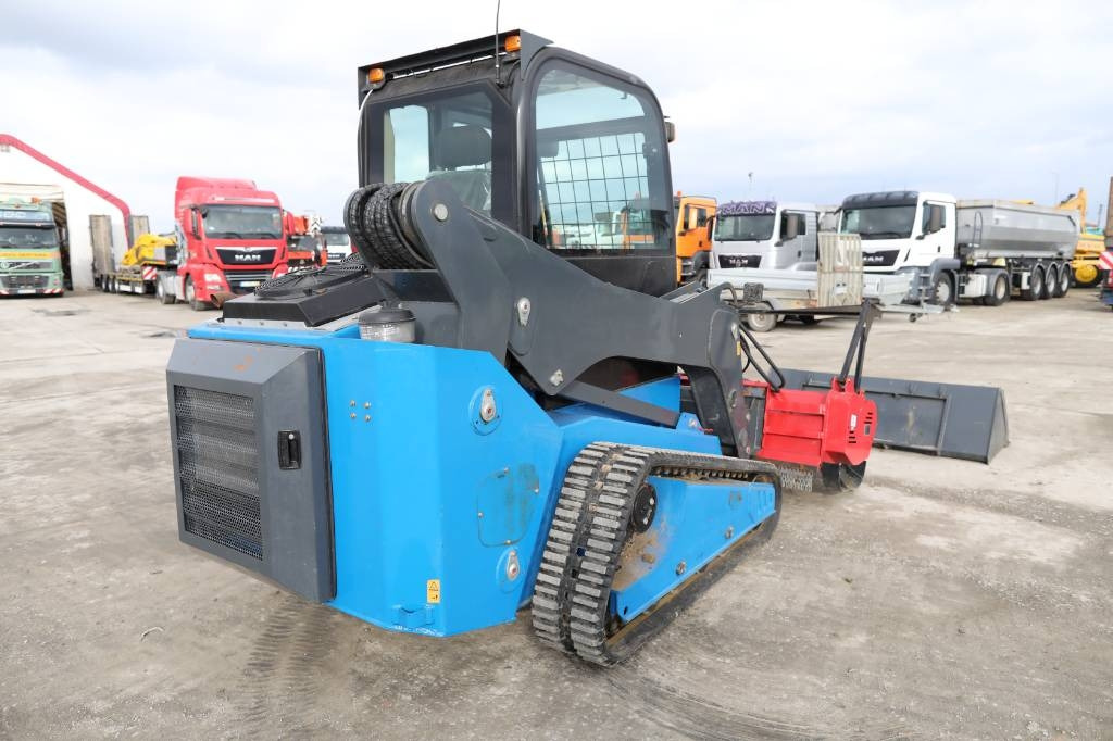 Machpro MP20 - Chargeuse compacte sur chenilles: photos 5 Machpro MP20 - Chargeuse compacte sur chenilles: photos 5