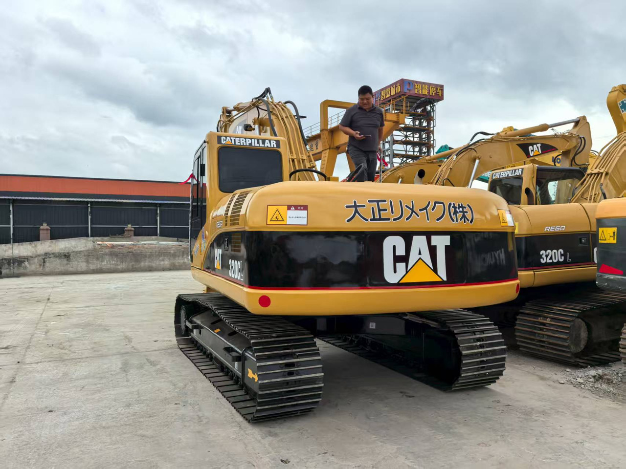 CATERPILLAR 320c - Pelle sur chenille: photos 2 CATERPILLAR 320c - Pelle sur chenille: photos 2