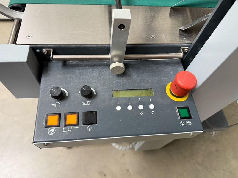 Horizon PST-40 - Plieuse de bureau: photos 2 Horizon PST-40 - Plieuse de bureau: photos 2