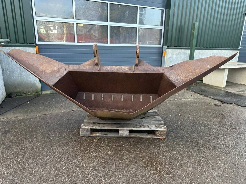 CW30 taludbak / V bucket / vleugelbak / slope buck - Godet pour Engins de chantier: photos 1 CW30 taludbak / V bucket / vleugelbak / slope buck - Godet pour Engins de chantier: photos 1