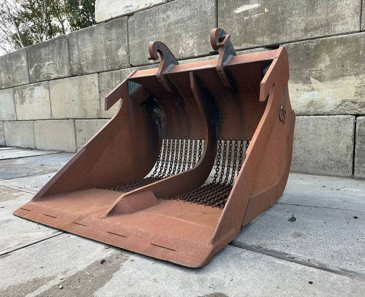 Eurosteel chainbucket 1700ltr 150cm wide kettingbak - Godet pour Engins de chantier: photos 1 Eurosteel chainbucket 1700ltr 150cm wide kettingbak - Godet pour Engins de chantier: photos 1